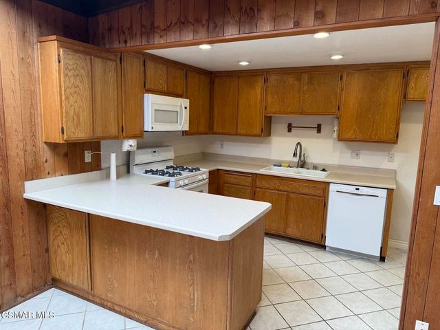 636 Malaga Court, Newbury Park, CA 91320