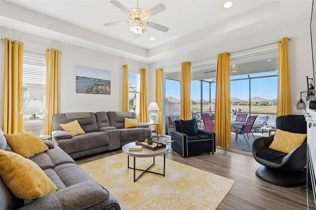 Image 17 of property listing at 7522 CAMPUS COVE, Sarasota, FL 34243