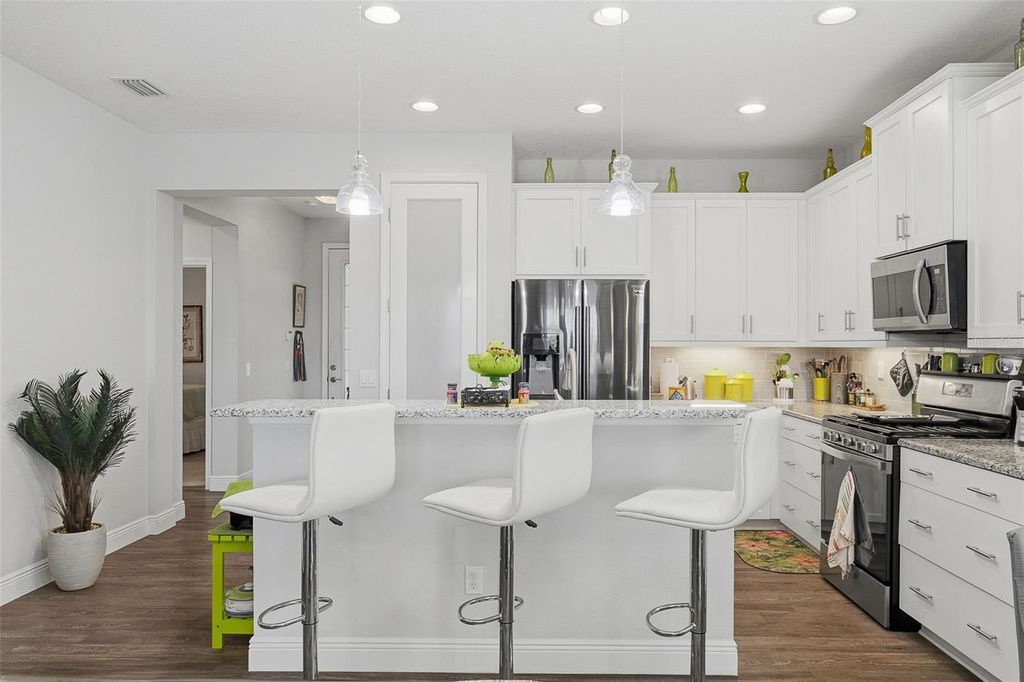 Image 21 of property listing at 7522 CAMPUS COVE, Sarasota, FL 34243