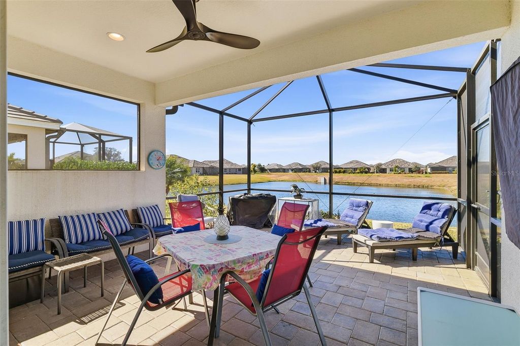 Image 40 of property listing at 7522 CAMPUS COVE, Sarasota, FL 34243