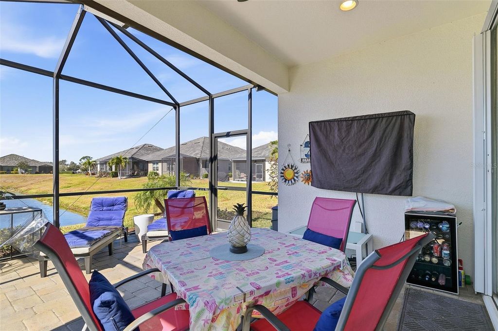 Image 41 of property listing at 7522 CAMPUS COVE, Sarasota, FL 34243