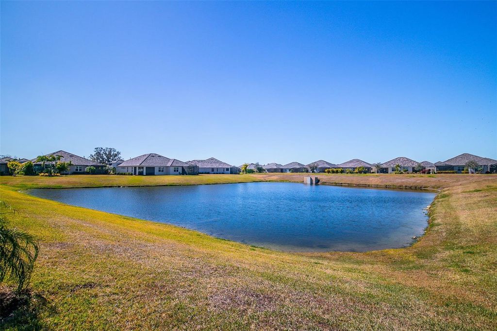 Image 45 of property listing at 7522 CAMPUS COVE, Sarasota, FL 34243