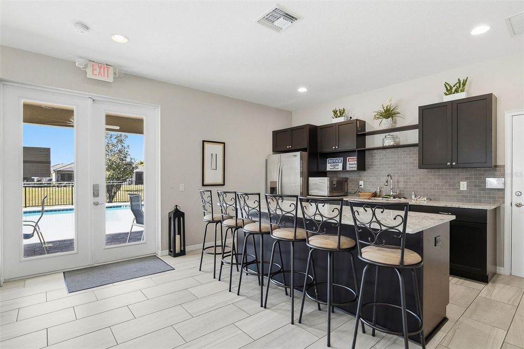 Image 51 of property listing at 7522 CAMPUS COVE, Sarasota, FL 34243