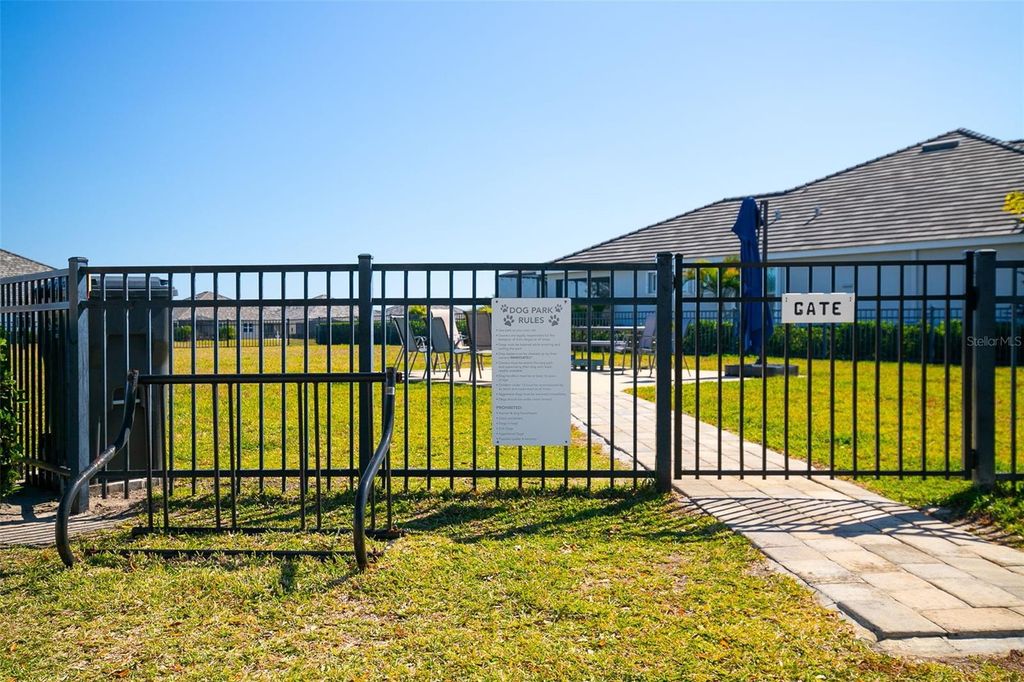 Image 61 of property listing at 7522 CAMPUS COVE, Sarasota, FL 34243