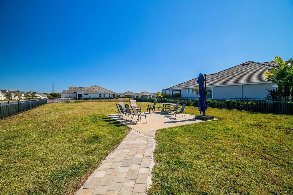 Image 62 of property listing at 7522 CAMPUS COVE, Sarasota, FL 34243