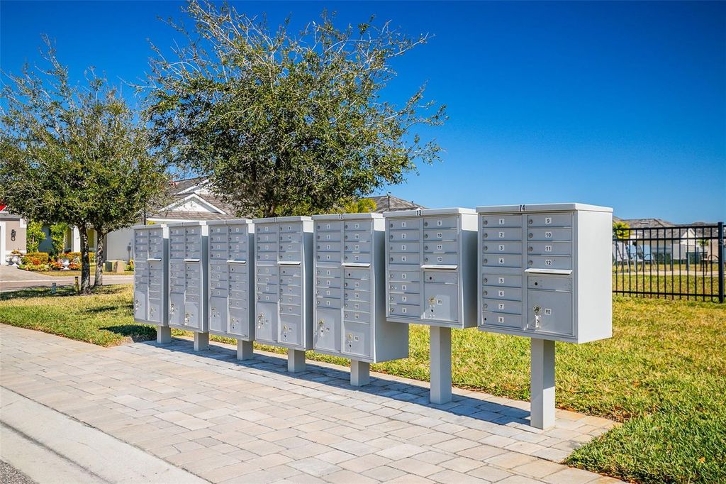 Image 63 of property listing at 7522 CAMPUS COVE, Sarasota, FL 34243