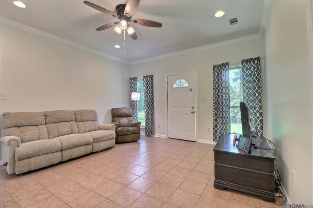 31640 Courtney Cir, Walker, LA 70785