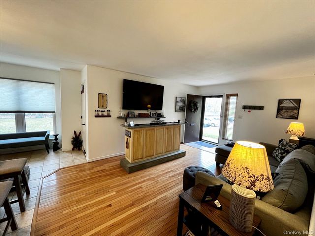 1 Pine Court 1, Selden, NY 11784