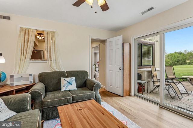 33 HASTINGS CT, Downingtown, PA 19335