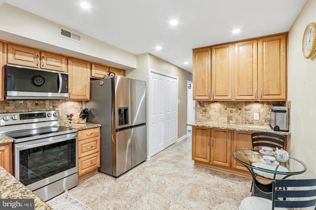 33 HASTINGS CT, Downingtown, PA 19335