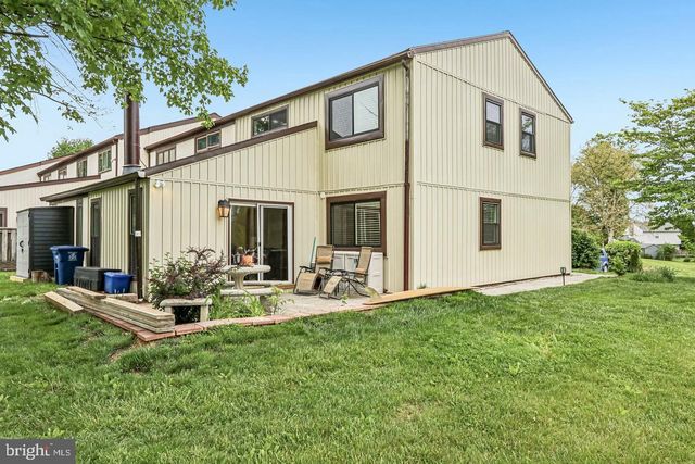 33 HASTINGS CT, Downingtown, PA 19335