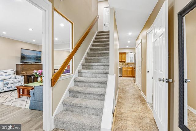 33 HASTINGS CT, Downingtown, PA 19335