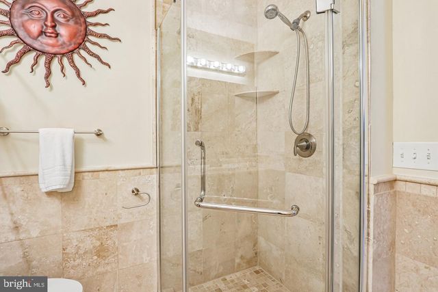 33 HASTINGS CT, Downingtown, PA 19335