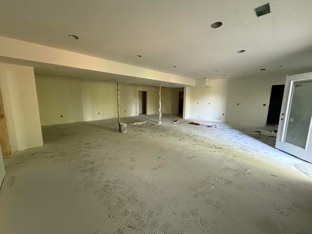 2030 West Court, Richmond, KY 40475