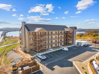 74 Bridgewater Loop #10, Kimberling City, MO 65686