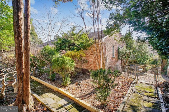 6144 CHESTERBROOK RD, Mclean, VA 22101