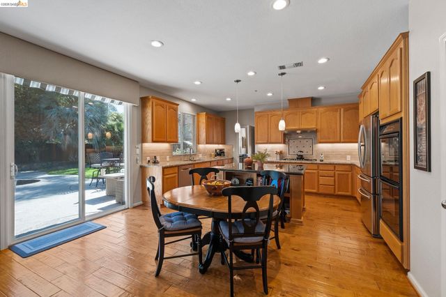 1320 Sand Drift Dr, Brentwood, CA 94513