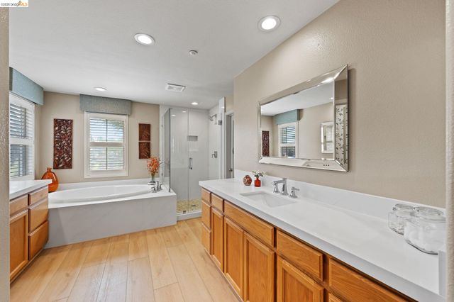 1320 Sand Drift Dr, Brentwood, CA 94513