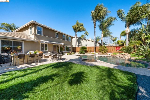 1320 Sand Drift Dr, Brentwood, CA 94513