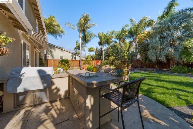 1320 Sand Drift Dr, Brentwood, CA 94513