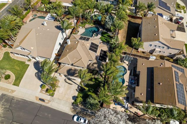 1320 Sand Drift Dr, Brentwood, CA 94513