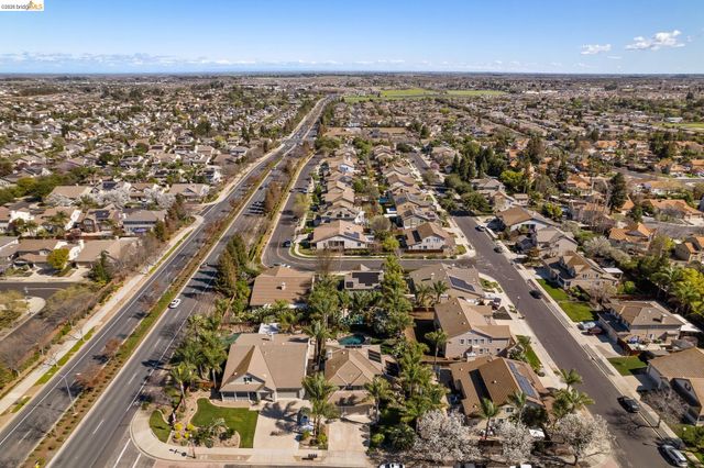 1320 Sand Drift Dr, Brentwood, CA 94513