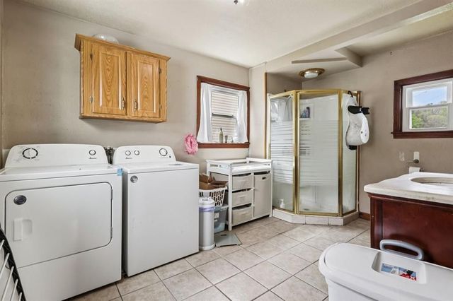 2112 Keystone AVENUE, Hempfield Twp, PA 15601