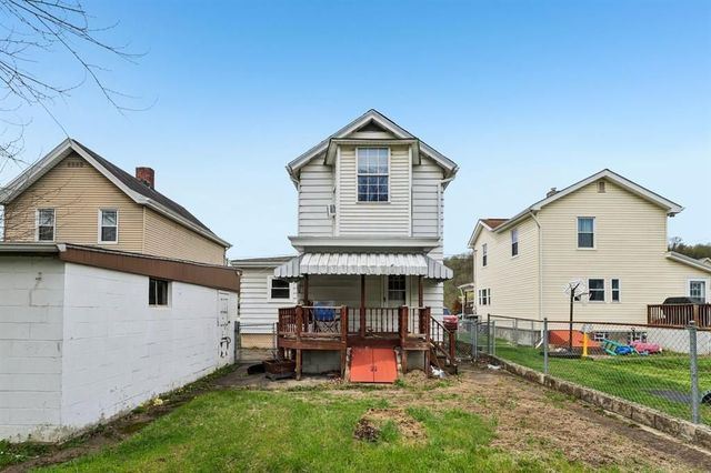 2112 Keystone AVENUE, Hempfield Twp, PA 15601
