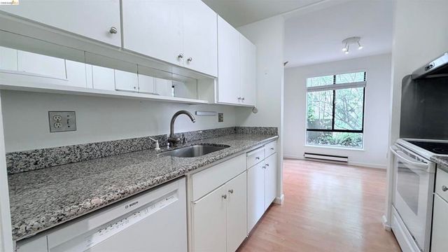 8 Admiral Dr. A232, Emeryville, CA 94608