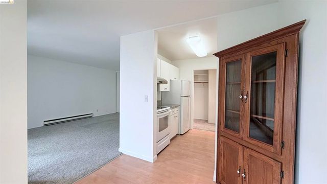 8 Admiral Dr. A232, Emeryville, CA 94608
