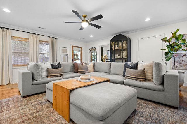 1603 Hilldale Dr, Murfreesboro, TN 37129