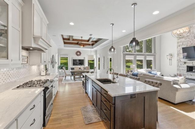 14109 Meadow Lane, Leawood, KS 66224
