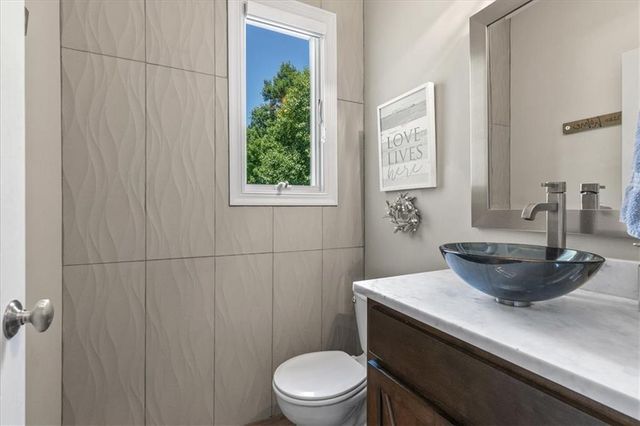14109 Meadow Lane, Leawood, KS 66224