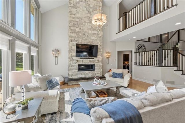 14109 Meadow Lane, Leawood, KS 66224