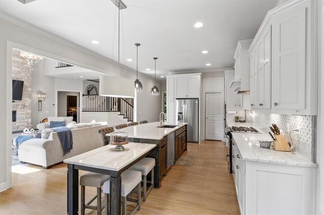 14109 Meadow Lane, Leawood, KS 66224