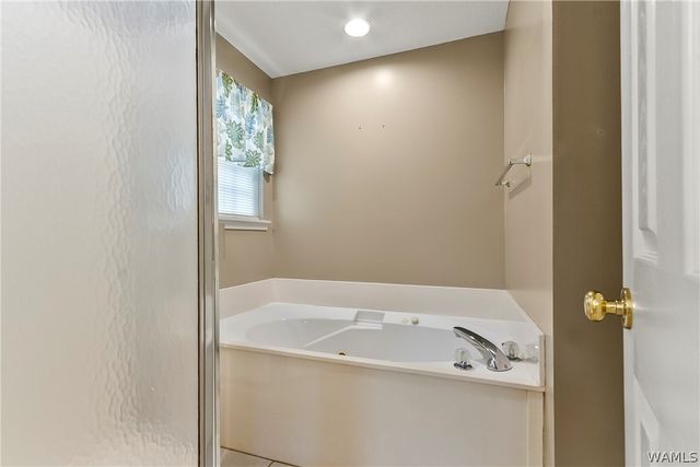 16287 SUMNER BROOK, Moundville, AL 35474
