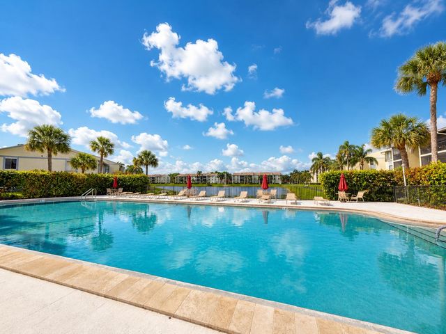 1118 Green Pine Boulevard G2, West Palm Beach, FL 33409