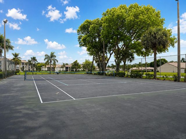 1118 Green Pine Boulevard G2, West Palm Beach, FL 33409