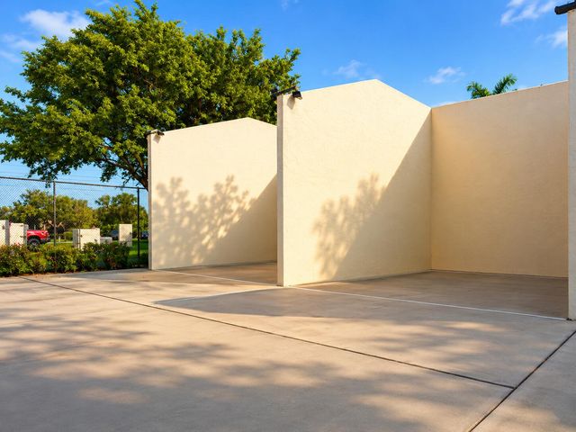 1118 Green Pine Boulevard G2, West Palm Beach, FL 33409