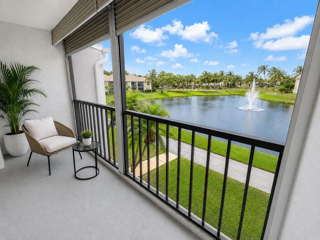 1118 Green Pine Boulevard G2, West Palm Beach, FL 33409