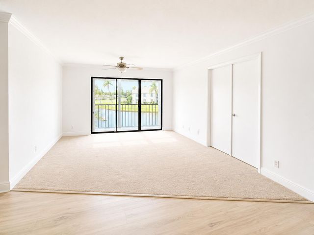 1118 Green Pine Boulevard G2, West Palm Beach, FL 33409