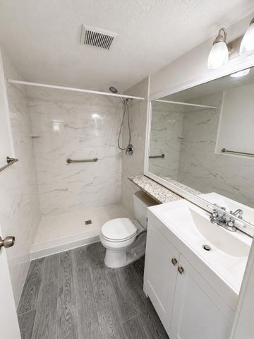 1118 Green Pine Boulevard G2, West Palm Beach, FL 33409