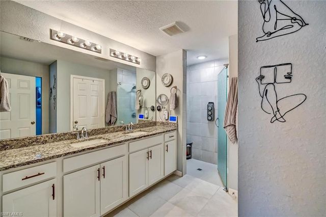 1811 SW 3rd TER, Cape Coral, FL 33991