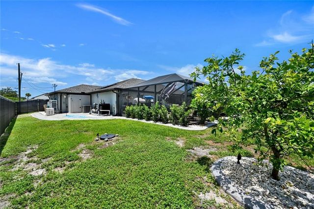 1811 SW 3rd TER, Cape Coral, FL 33991