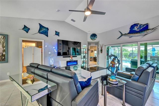 1811 SW 3rd TER, Cape Coral, FL 33991