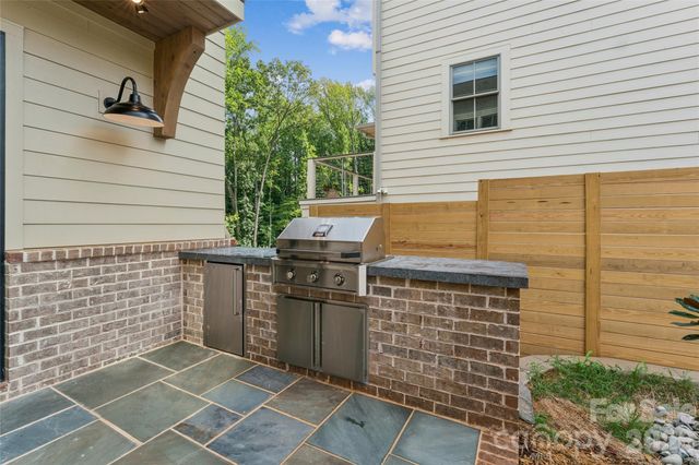 630 Ashworth Road, Charlotte, NC 28211