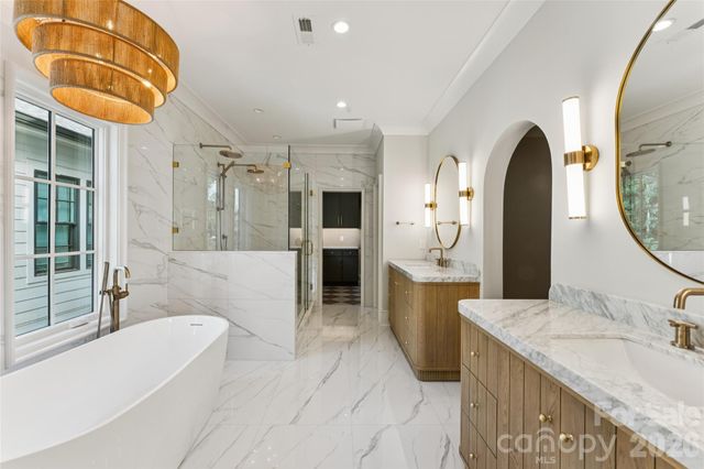 630 Ashworth Road, Charlotte, NC 28211