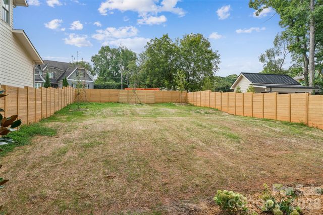 630 Ashworth Road, Charlotte, NC 28211