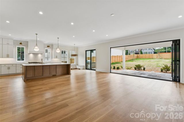 630 Ashworth Road, Charlotte, NC 28211