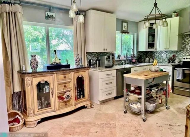 9285 NW 44TH Court, Coral Springs, FL 33065